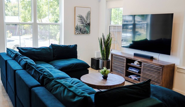 Boho Jungle Mid-century Modern Villa ~10 min to DT
