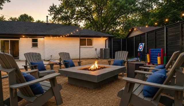 Bright Dallas Retreat with Fire Pit & Games