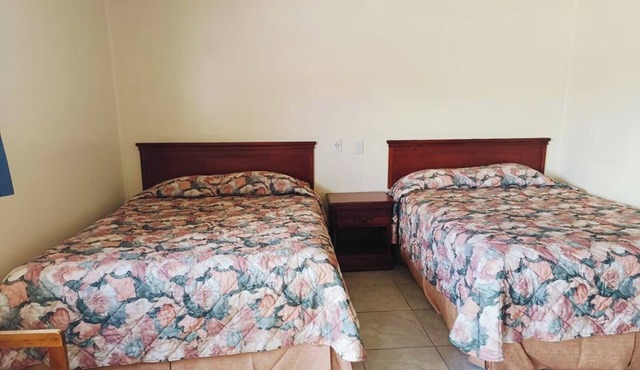 Budget-Friendly Pharr Stay with Free Wi-Fi & Easy Access to McAllen Airport