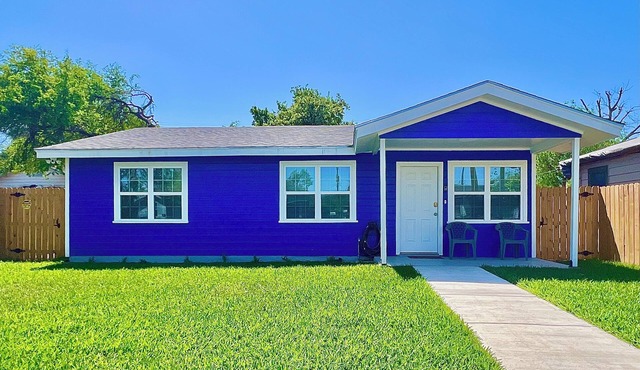 Bungalow on Polk - 2BD/1BA Home in Brownsville
