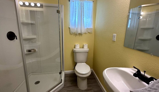 Bunk Bed In Shared Room In Harlingen TX! 2D