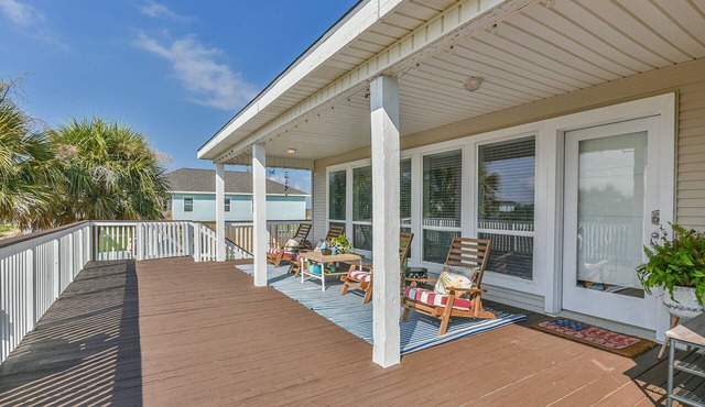 Casita Del Mar: Cozy Galveston Beach House short walk to the beach!