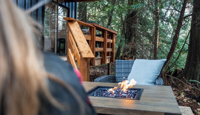 Cedar Forest Hideaway with Outdoor Shower & Hot Tub