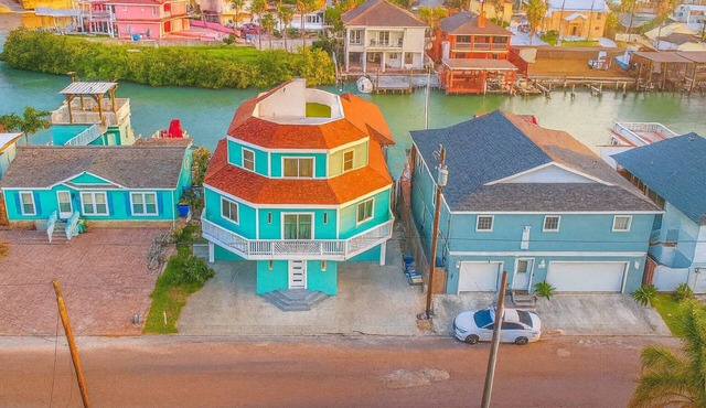 Channelfront - Remodeled - Pool - Boatslips