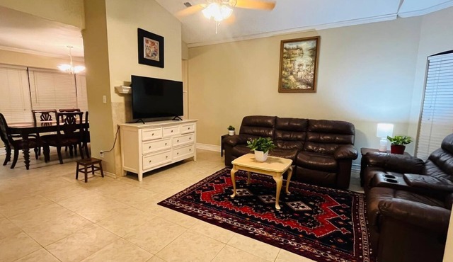 Charming 2-bedroom house with WiFi, AC in wonderful Frisco
