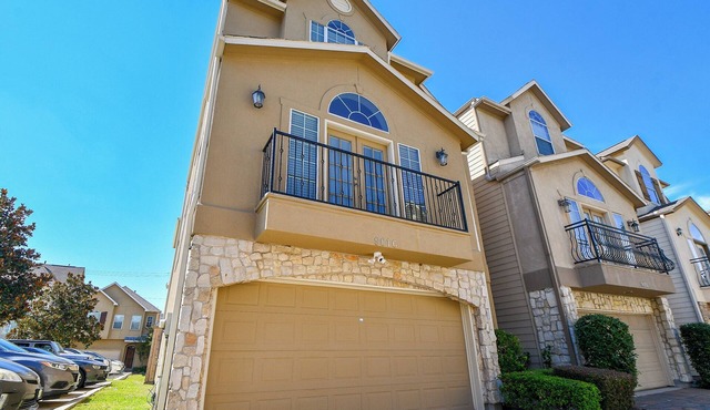 Charming 3-bedroom house with AC and WiFi in Houston