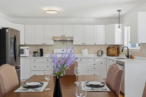 Charming 4 br Retreat in South Surrey White Rock
