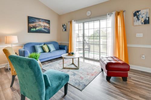 Charming Condo w/Balcony, 1 Mi to UNC Charlotte!