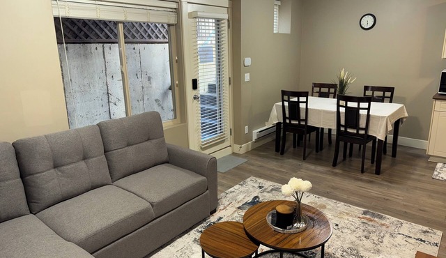 Charming & Cozy Retreat in Walnut Grove – Your Perfect Home Away from Home!