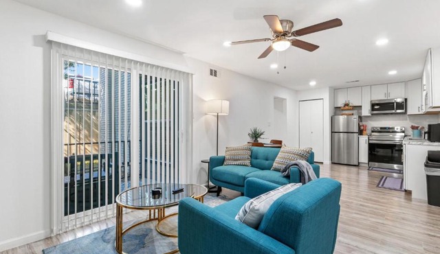 Charming Dallas Apartment near Airport