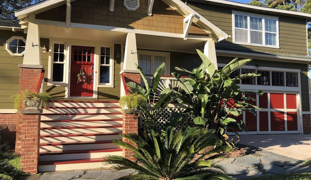 Charming historical pet friendly home near the bay