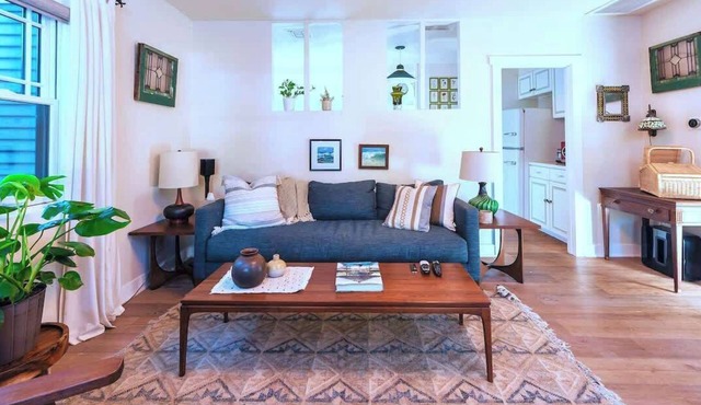 Charming Vintage Retreat Near Griffith Park