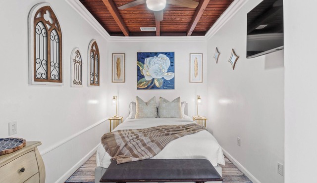Chic & Bright Hawthorne Suite-Near LAX/SoFi/SpaceX