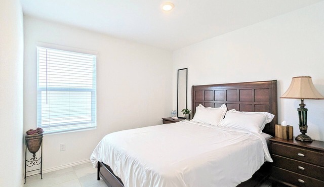 Clean, Tranquil Bedroom in a Chill, Peaceful Fort Worth Home with Central AC