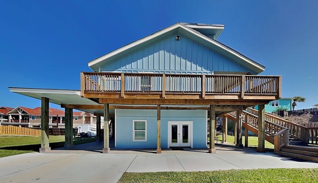 Coastal Hideaway | Cozy + Pet-Friendly Retreat