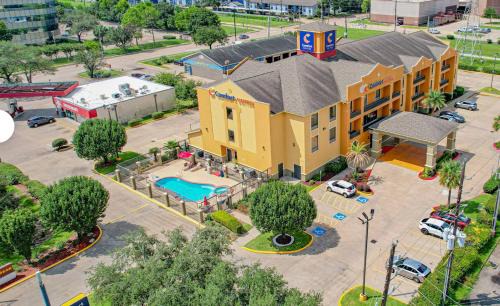 Comfort Suites Westchase Houston Energy Corridor