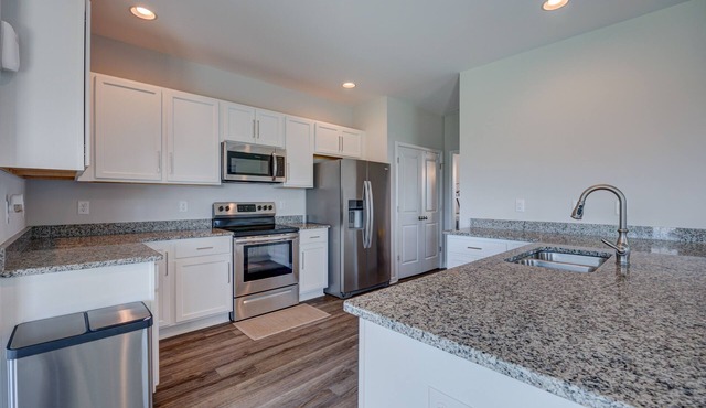Comfy & Cozy home ~20mins from Wilmington & 35-45 from beaches