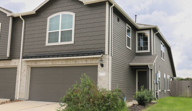 Contemporary 3BR Home for 30+ Days