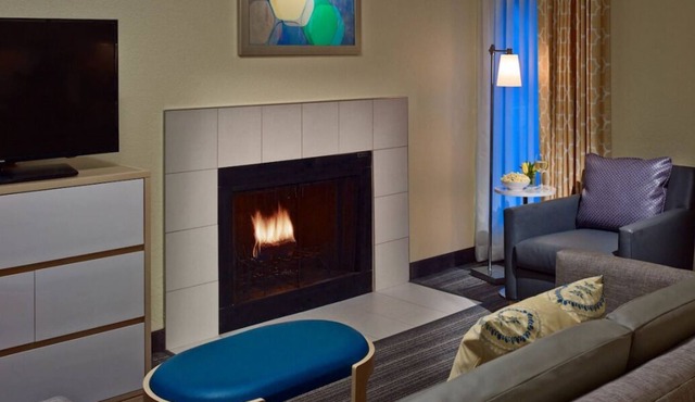 Convenient Countryside Stay, 3 Awesome Units, Pool, Free Parking, Pet-Friendly