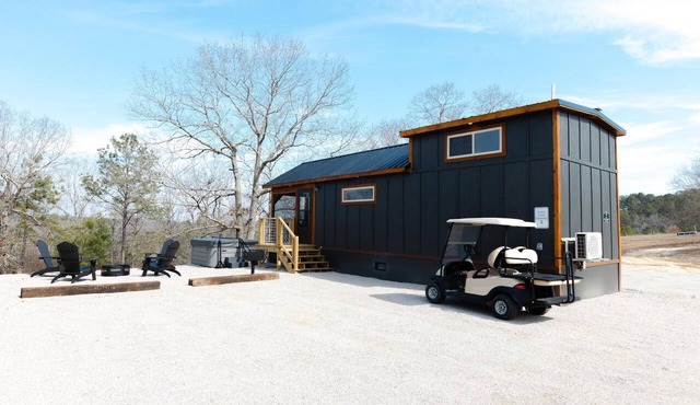 Cottage #8 The Thoroughbred