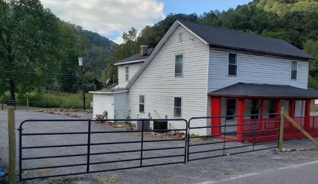 Cottage Duplex 5 in Eckman Central to Hatfield McCoy trail. ATV Rental Offered!