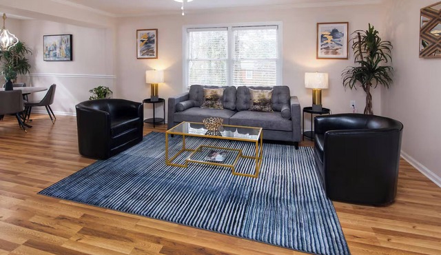 Cozy 1BR for Longer Stays Close to Uptown