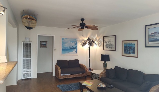 Cozy 2/1 house in charming San Pedro Point Fermin LA with AC, W/D, fenced yard