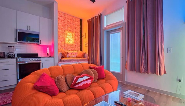 Cozy Dreamy Pink Rodeo Getaway On Washington