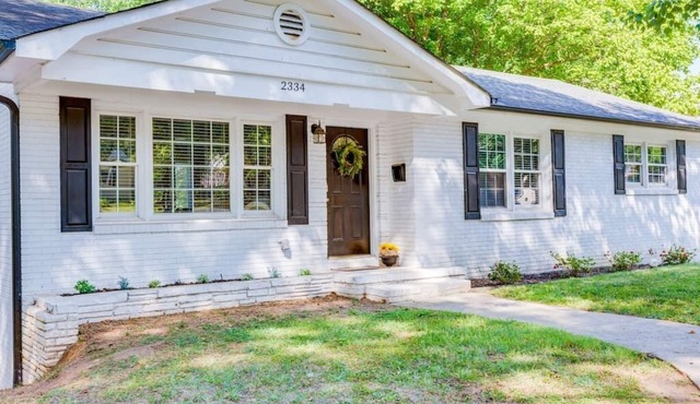 Cozy Home ~7 min to airport&uptown+fire+grill🔥