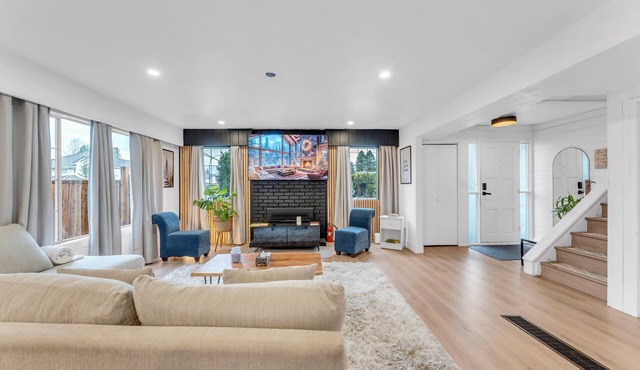 Cozy rancher with a big yard close to the mountains