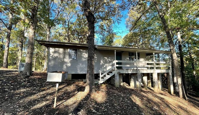 Cozy Waterfront Cabin with Private Pond Views and Outdoor Deck Near Zwolle, Louisiana