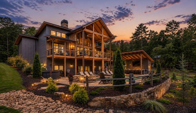 Creekside Mountain Manor|Luxury|Pool|Creek Access