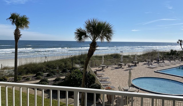 Crescent Beach Retreat- Fully updated 2 BR/2BA Direct ocean views in Coquina!