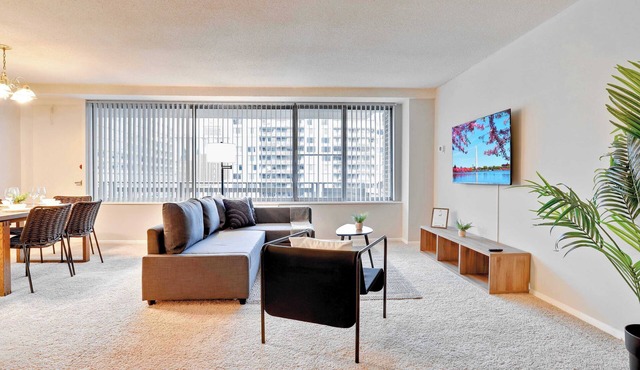 Crystal City Location | Minutes Metro