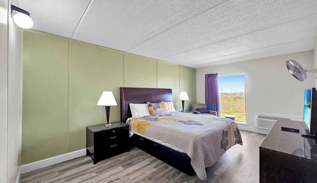 Crystal Palace Resort - King Suite