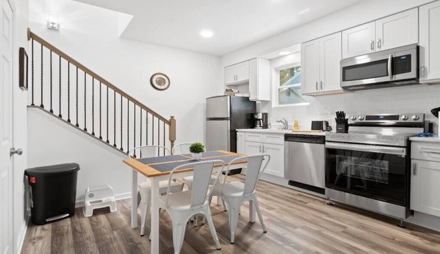 Cute 1 Bedroom | Close Popular NoDa