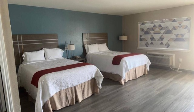 Deluxe Inn Palacios