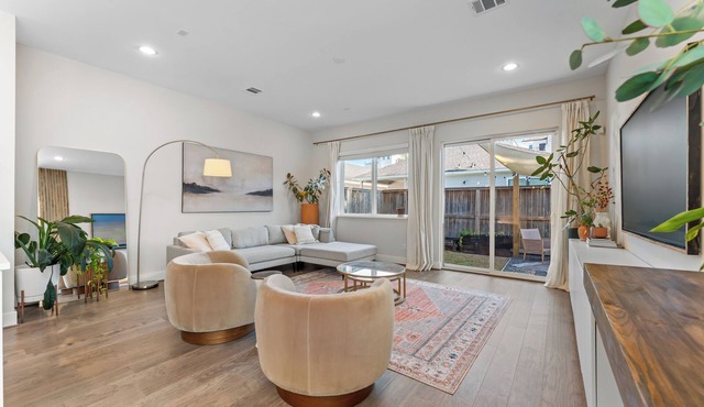 Designer 4BR Hideout - 0.6 mi to World Cup Fan Fest