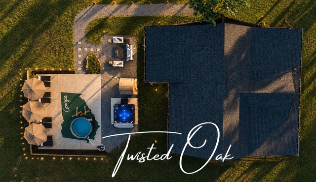 Discover Elevated Wellness Pool, Sauna, Hot-Tub