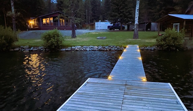 Discover Tranquility: Your Own 1-Acre Oasis on the Lakefront