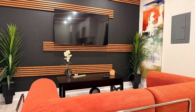 Downtown Dallas Hideaway | Free Parking | 4 Guests