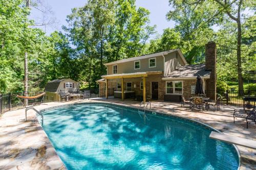 Downtown Family Retreat - 5 Beds & 3.5 Baths