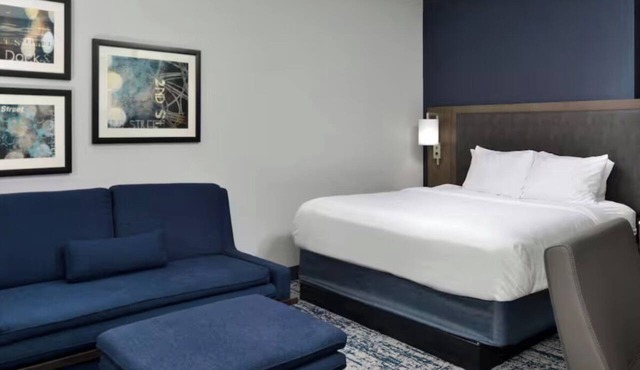 Downtown Wilmington Retreat Steps from Riverfront Paths & Historic Attractions