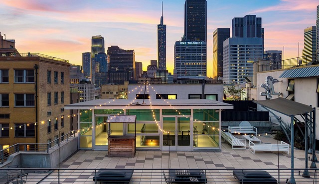 DTLA Loft Rooftop Skyline Views Near Nightlife + Dining | Skyline Lofts
