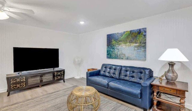 Eagle's Nest - Upscale Loft,Downtown,Close to GSU!