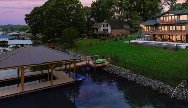Elysian Shores w/Heated Pool & Optional Boat Rental