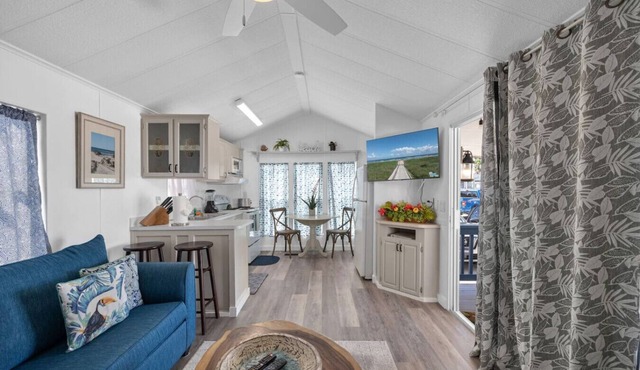 Escape: Golf, Pools, Jacuzzi, Near Attractions