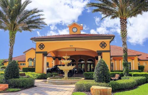 Family-Friendly Resort Home w/Private Pool Spa, Game Room, WiFi & AC - Dogs OK