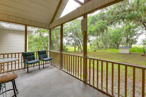 Family Retreat in Beaufort: 3 Mi to Historic Dtwn