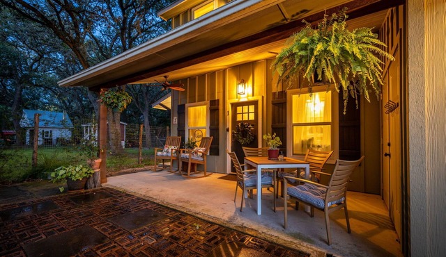 First Floor of River Haven Guest House w/Hot Tub by Gruene!